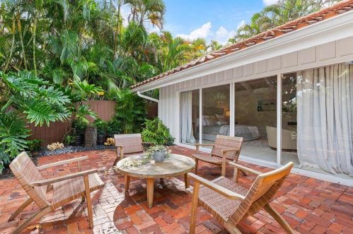 206 Seabreeze Ave, Delray Beach FL  33483-7022 exterior