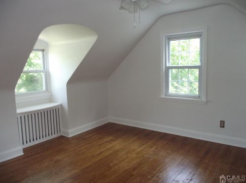 26 Logan Ln, Piscataway NJ  08854-5804 exterior