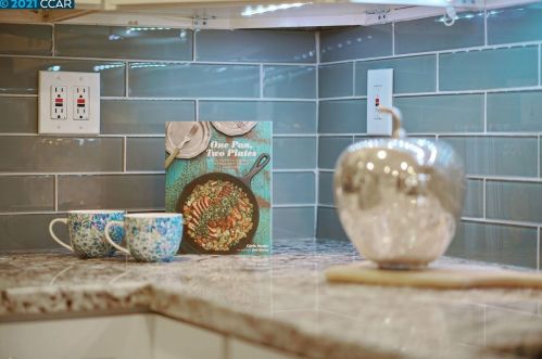 152 Barnett Ter, Concord CA 94523-4504 exterior