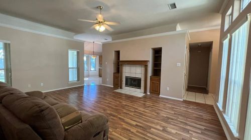 923 Rolling Meadows Dr, Burleson TX  76028-7481 exterior