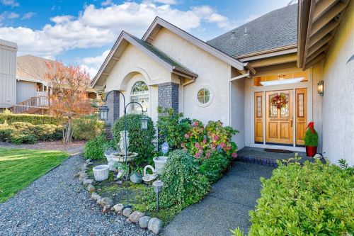6312 Meadowridge Dr, Santa Rosa, CA 95409-5839