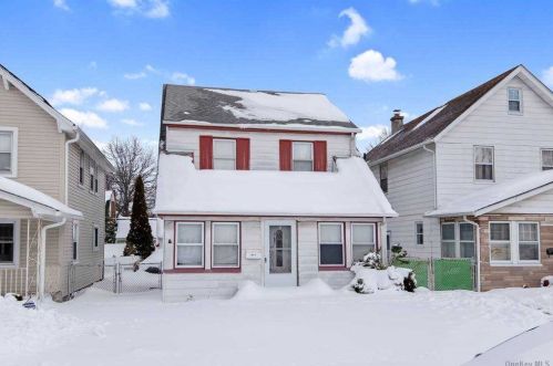 93-19 215th Pl, Jamaica, NY 11428-1817