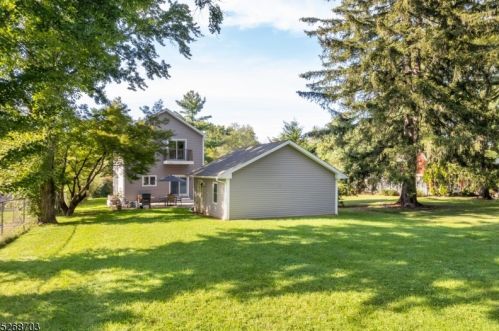 122 Fairview Ave, Berkeley Heights NJ  07922-1310 exterior