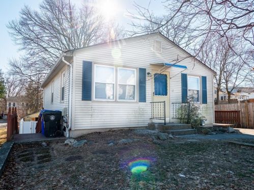 12 Time St, North Providence RI  02904-4721 exterior