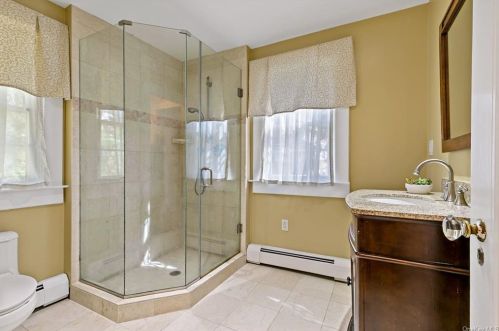 59 Orchard Ridge Rd, Chappaqua NY  10514-2731 exterior