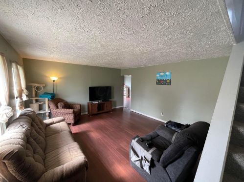 3803 Richard Ave, Darbydale, OH 43123-2418