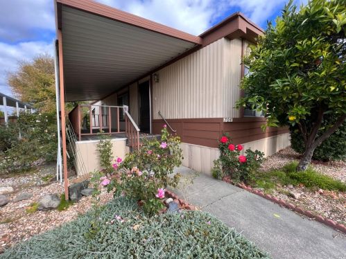704 Sequoia St, Windsor CA  95492-9328 exterior