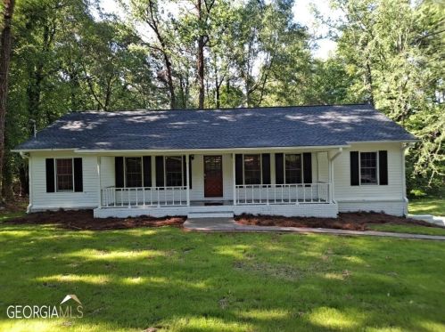 153 Carrollwood Dr, Fayetteville GA  30215-5447 exterior