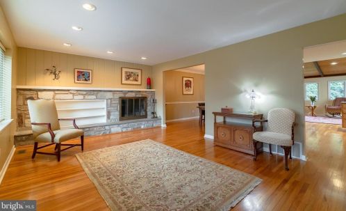 605 Fields Dr, Miquon, PA 19444-1519