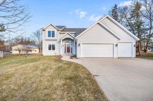 28636 River Bay Dr, Waterford, WI 53185-2653