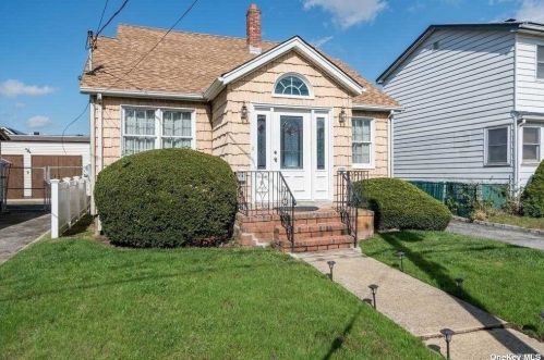 2335 Mitchell Pl, North Bellmore NY  11710-3332 exterior