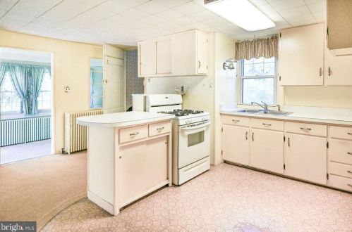 409 4th St, Laurel DE  19956-1505 exterior