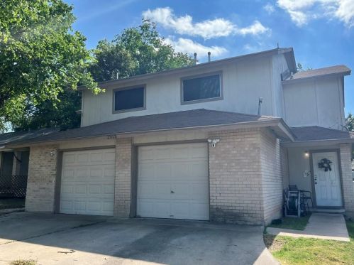 2313 Burleson Rd, Austin, TX 78741-5604