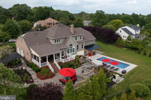 15 Traub Dr, Southampton, PA 18966-1337