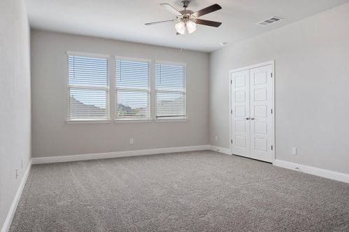 1105 Whispering Hills Dr, Midlothian TX  76063-6603 exterior