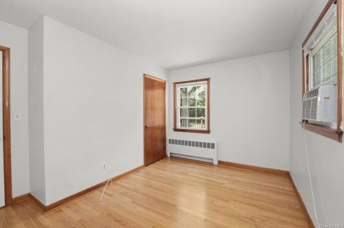 17 Widmer Rd, New Hamburg NY  12590-3019 exterior
