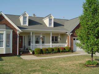 319 Westhampton Dr, Burlington, NC 27215-8740