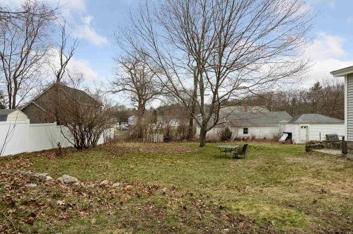 4 Hill St, Salem NH  03079-2538 exterior