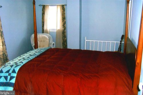 313 6th St, Laurel DE  19956-1555 exterior