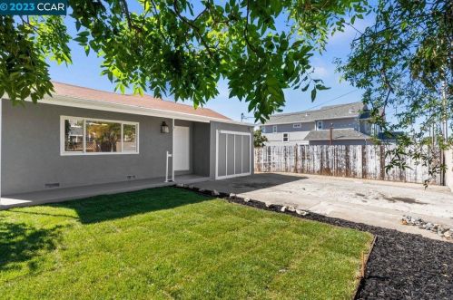75 Fairview Ave, West Pittsburg, CA 94565-1609