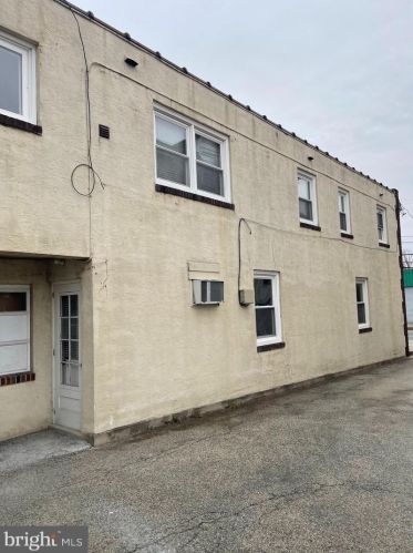 2559 Haverford Rd, Ardmore, PA 19003-2621