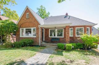 615 47 St, Sacramento CA  95819-3435 exterior