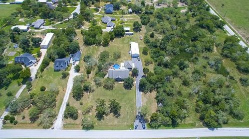 8831 Williams School Rd, Needville, TX 77461-5611