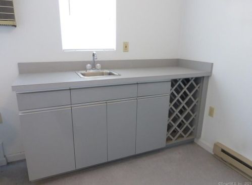 94 Sunnyside Ave, Waterbury CT  06708-3580 exterior