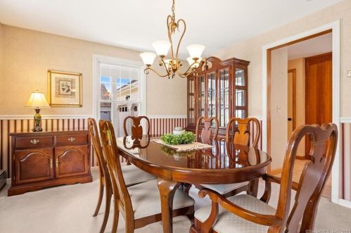 10 Wedgewood Ln, Wapping CT 06074-1580 exterior