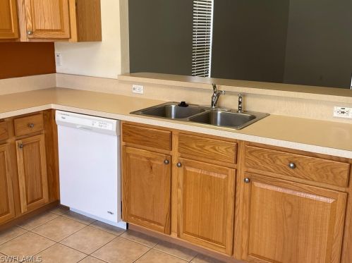 4416 Varsity Lakes Dr, Lehigh Acres FL  33971-2039 exterior