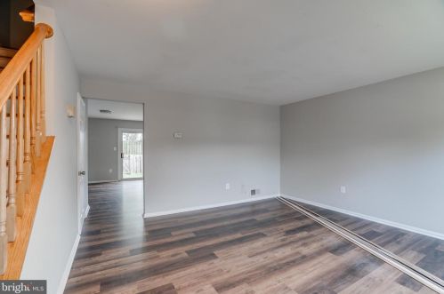 4635 Charlton Ct, Woodbridge VA  22193-3027 exterior