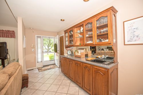110 Kimberly Ct, Babylon, NY 11703-4033