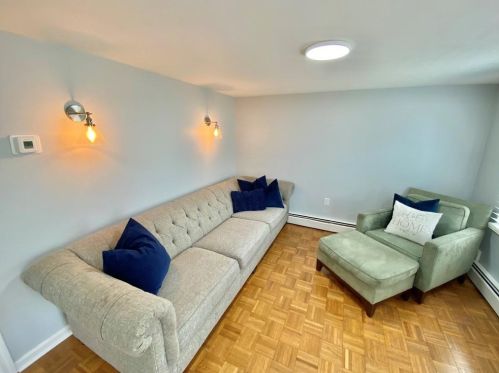 27 Elaine Ave, Seekonk MA  02771-4121 exterior