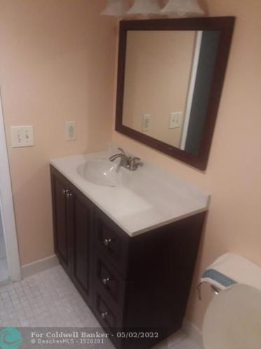 200 5th Ave, Dania Beach FL  33004-4073 exterior