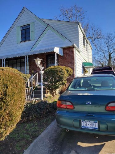 131-41 233rd St, Jamaica, NY 11413-2111