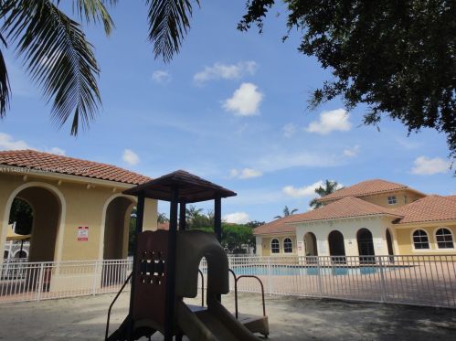 4907 140th Ter, Hollywood FL  33027-6201 exterior