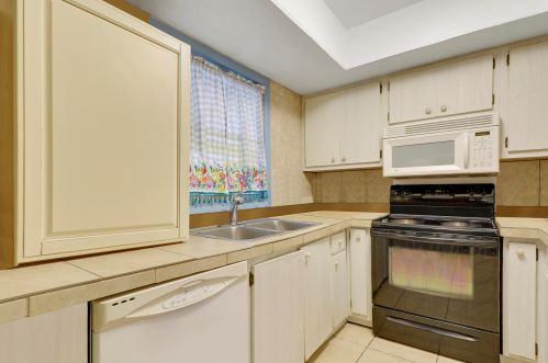 910 Shorewinds, Fort Pierce FL 34949-1537 exterior