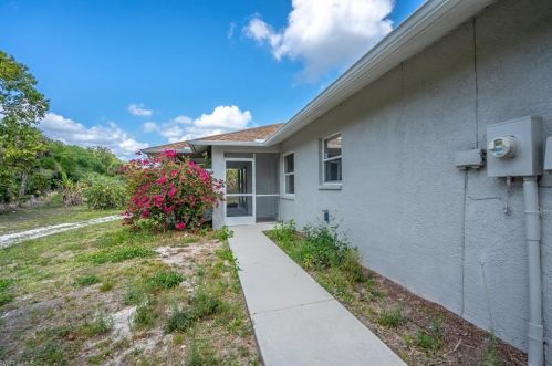 881 22nd Ave, Naples, FL 34120-3414