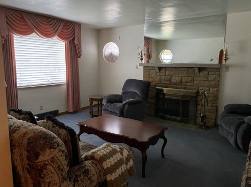 2901 Leechburg Rd, New Kensington, PA 15068-3261