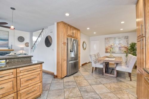 2136 Madiera Dr, Oceanside CA 92056-6331 exterior