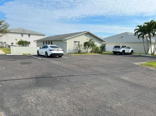 705 12th Ct, Cape Coral, FL 33909-0031