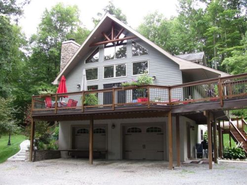 93 River Hill Dr, Hallton, PA 15860-7054