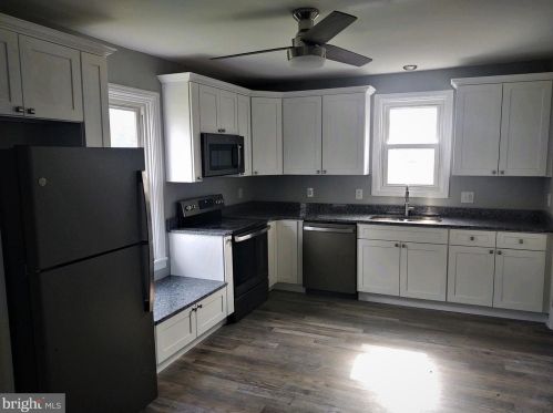 153 College St, Carlisle, PA 17013-2302