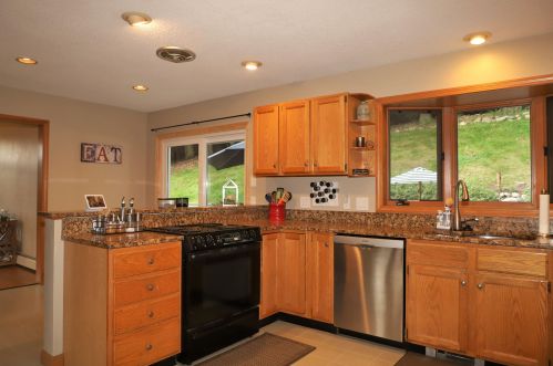 18 Morgan Ln, Keene NH  03431-5259 exterior