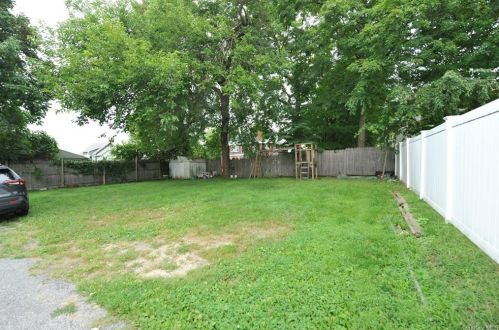 5 Maurice Ave, Crotonville NY  10562-5204 exterior