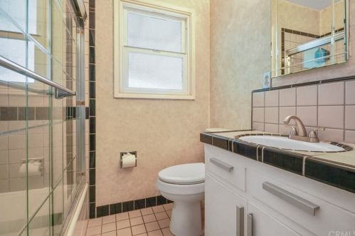 4755 Hayter Ave, Lakewood CA  90712-3508 exterior