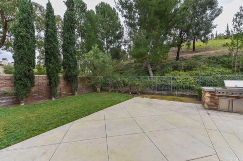 28 Climbing Vine, Irvine CA  92603-0200 exterior