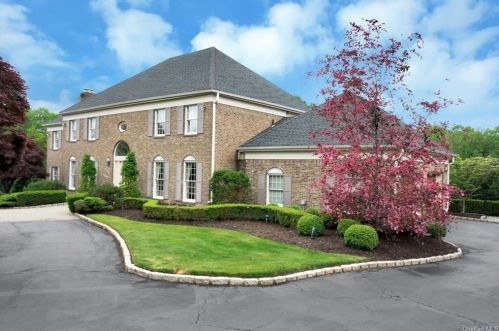 2 Abbey Rd, Orangeburg, NY 10962-1000