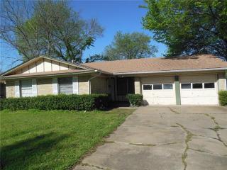 1305 Skyline Dr, Greenville TX  75401-2237 exterior