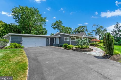 1014 Thomas Ave, Riverton NJ  08077-2321 exterior